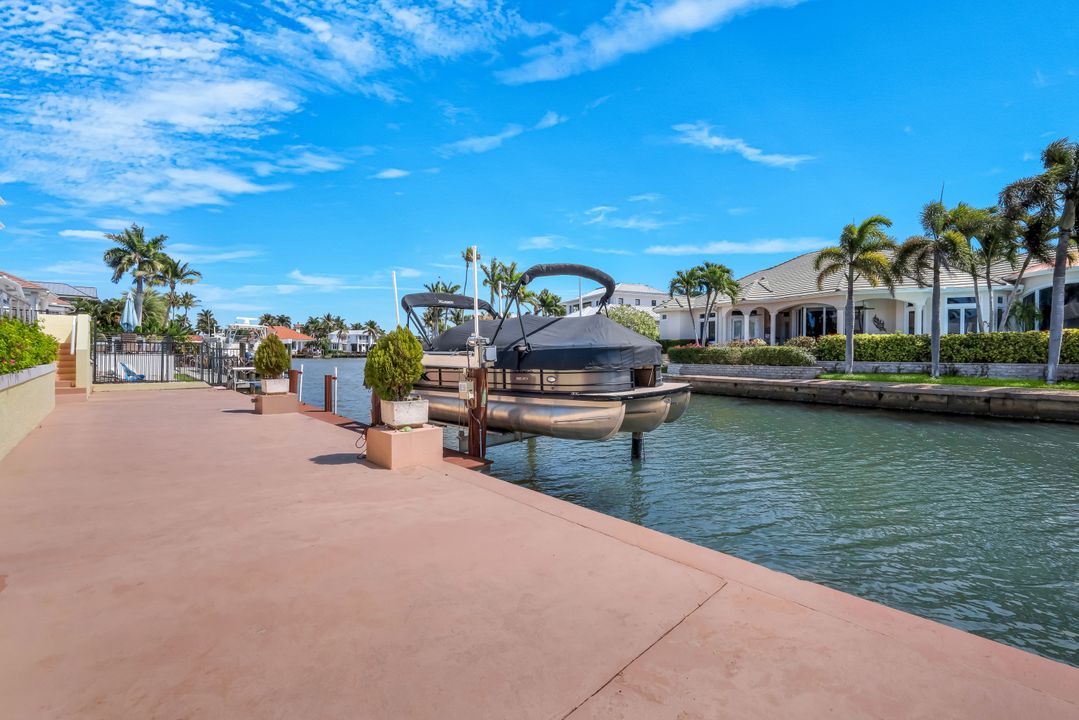 2147 Snook Dr, Naples, FL 34102