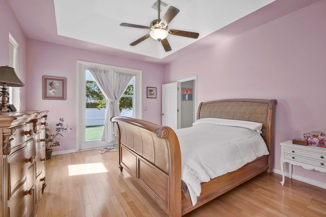 3830 SW 15th Pl, Cape Coral, FL 33914