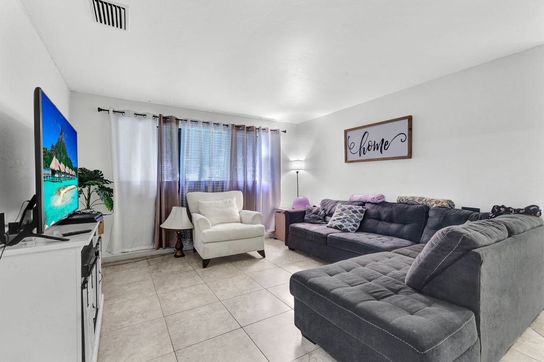 225 Cape Coral Pkwy E, Cape Coral, FL 33904