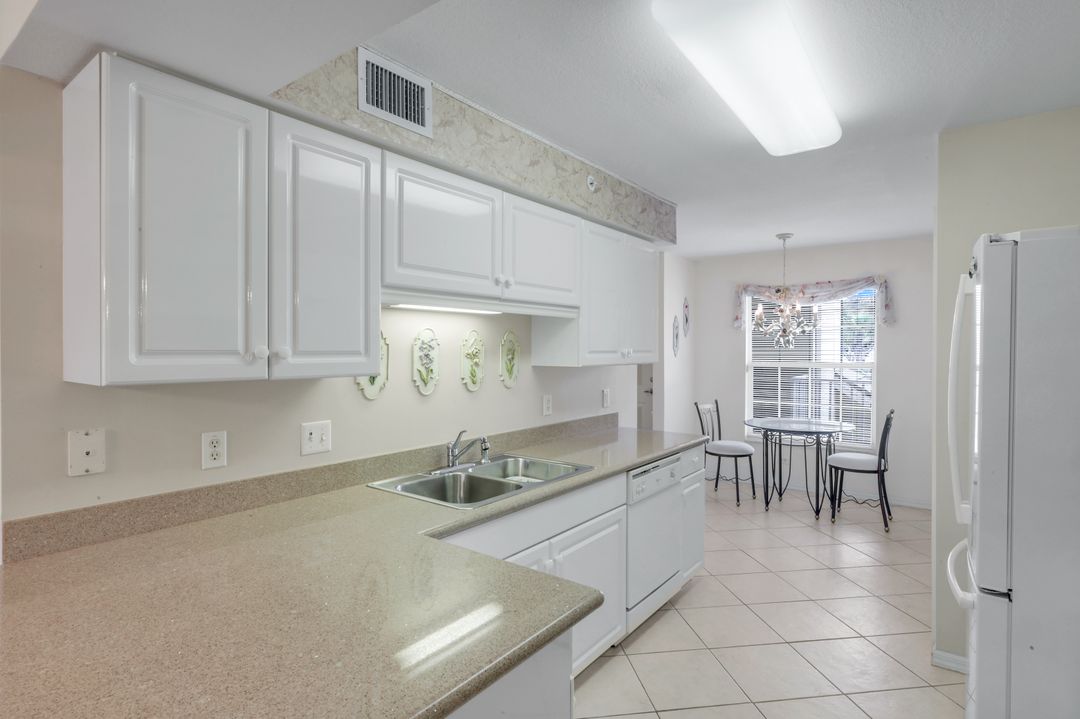 15495 Cedarwood Ln #204, Naples, FL 34110