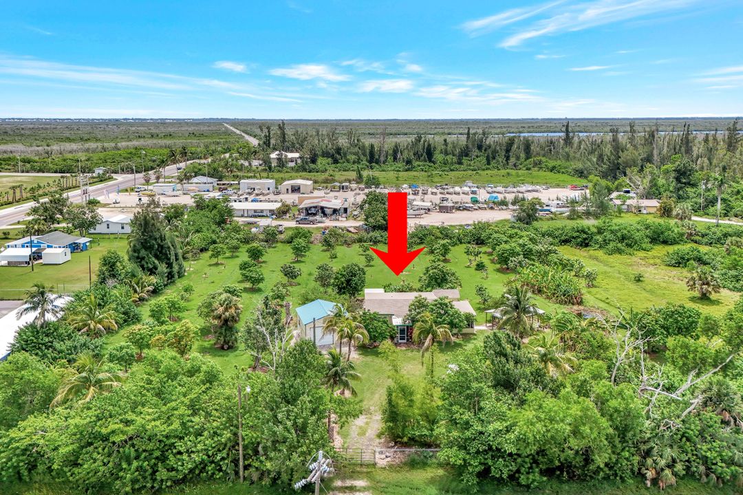 10464 Betsy Pkwy, Saint James City, FL 33956