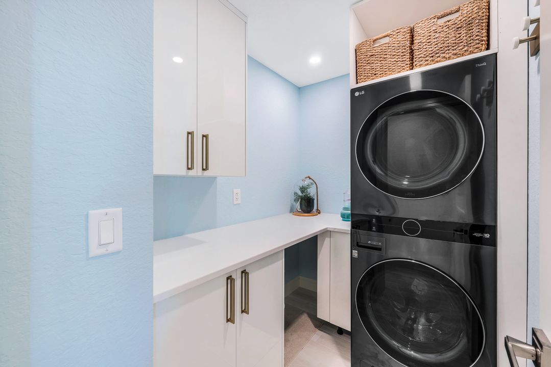 1262 Silverstrand Dr, Naples, FL 34110