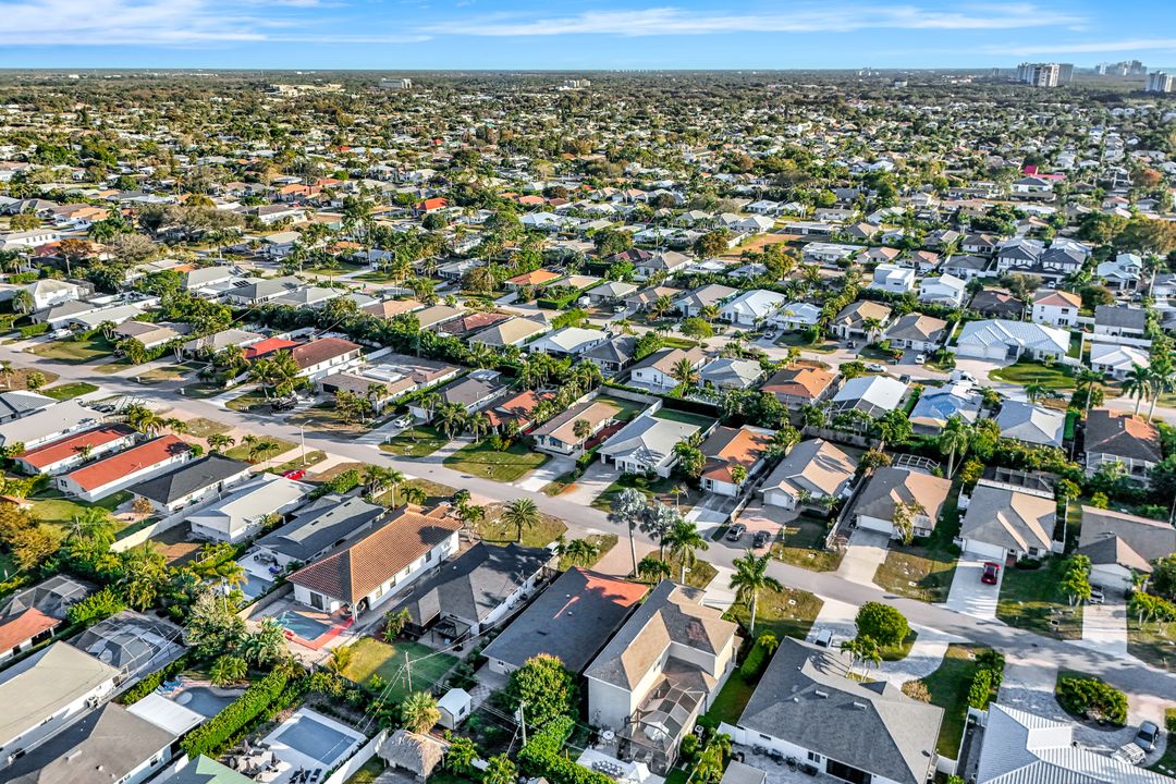 531 105th Ave N, Naples, FL 34108