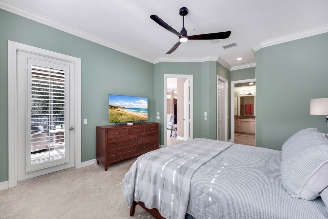 795 Bentwater Cir #204, Naples, FL 34108