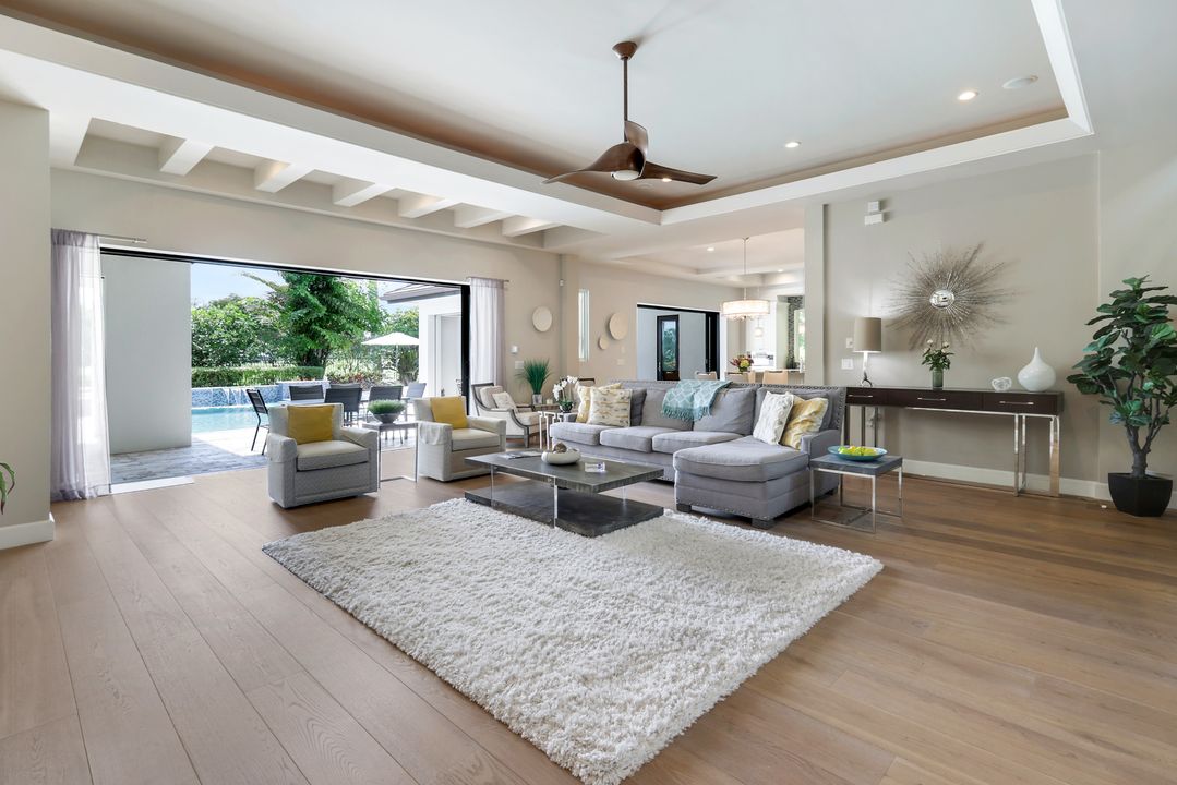 875 Wedge Dr, Naples, FL 34103