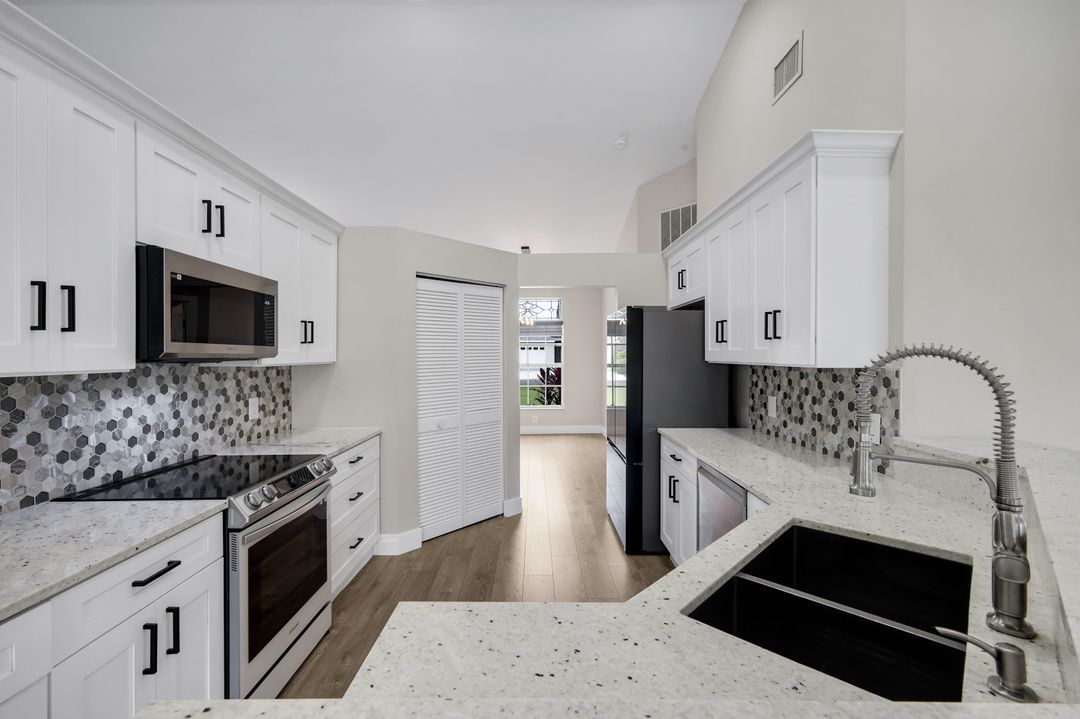 13651 Willow Bridge Dr, North Fort Myers, FL 33903