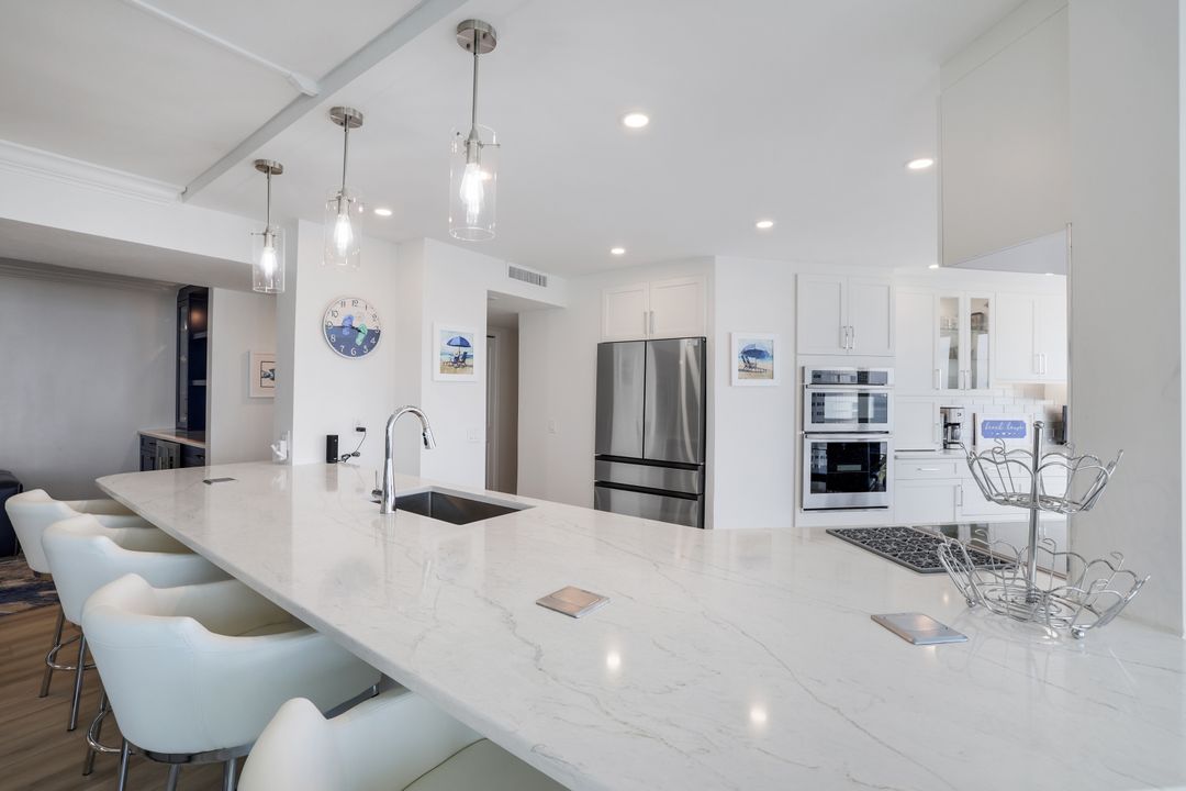 4041 Gulf Shore Blvd N #1705, Naples, FL 34103