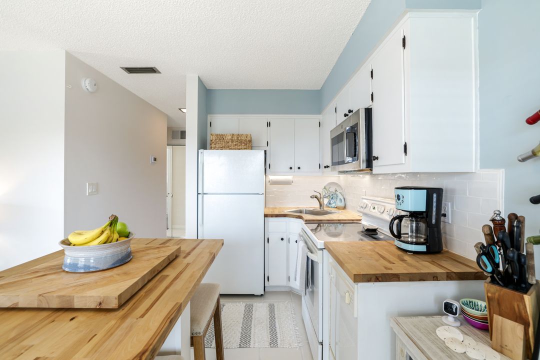 1215 Edington Pl, Marco Island, FL 34145