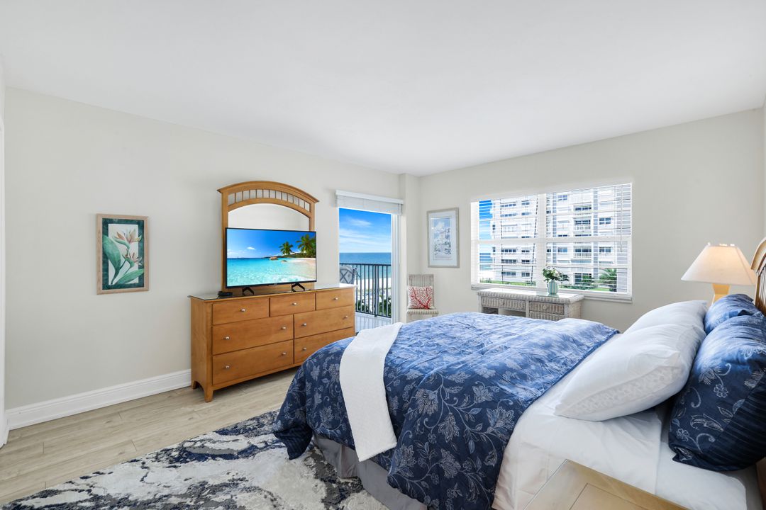 3443 Gulf Shore Blvd N #313, Naples, FL 34103