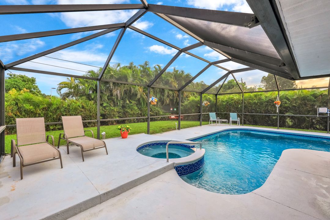 231 Trafalgar Pkwy, Cape Coral, FL 33991