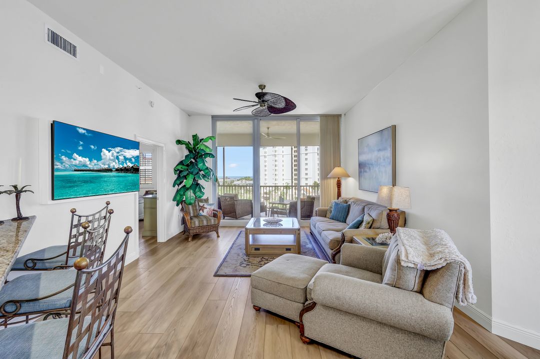 460 Launch Cir #604, Naples, FL 34108