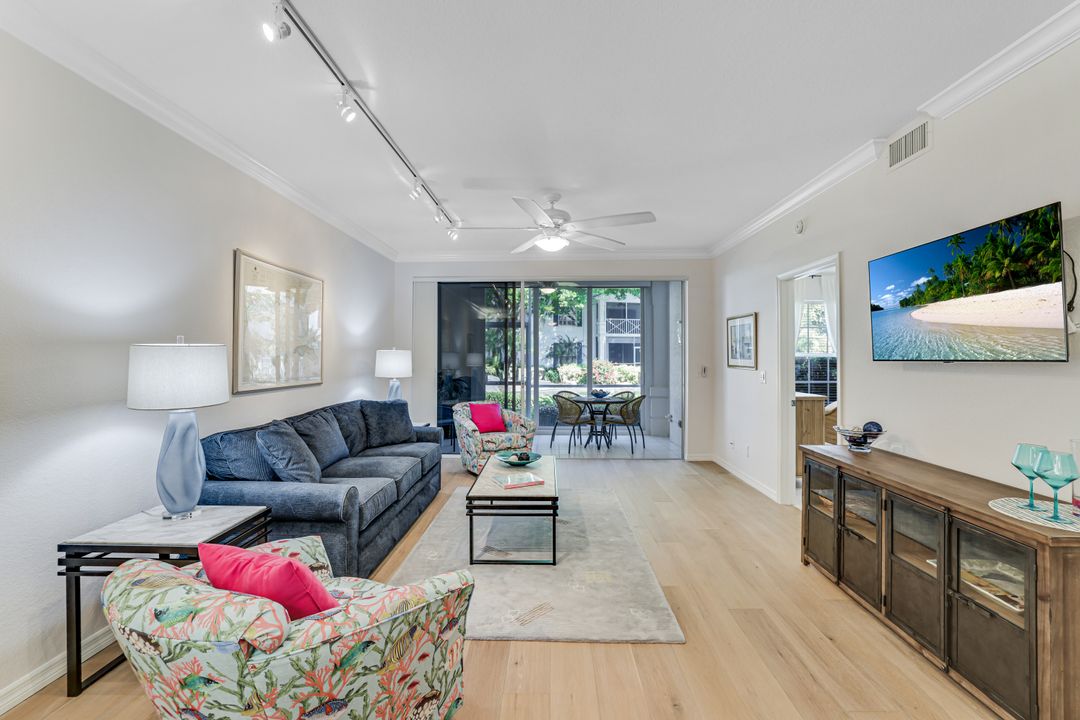 7092 Barrington Cir #102, Naples, FL 34108