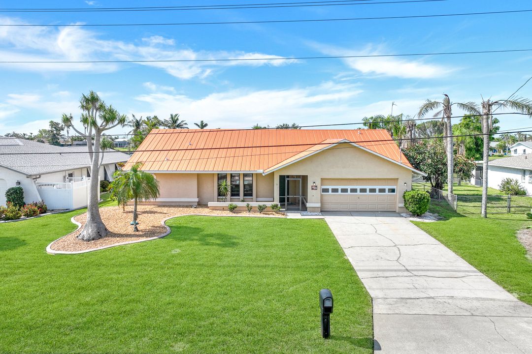 1004 Archer Pkwy E, Cape Coral, FL 33904