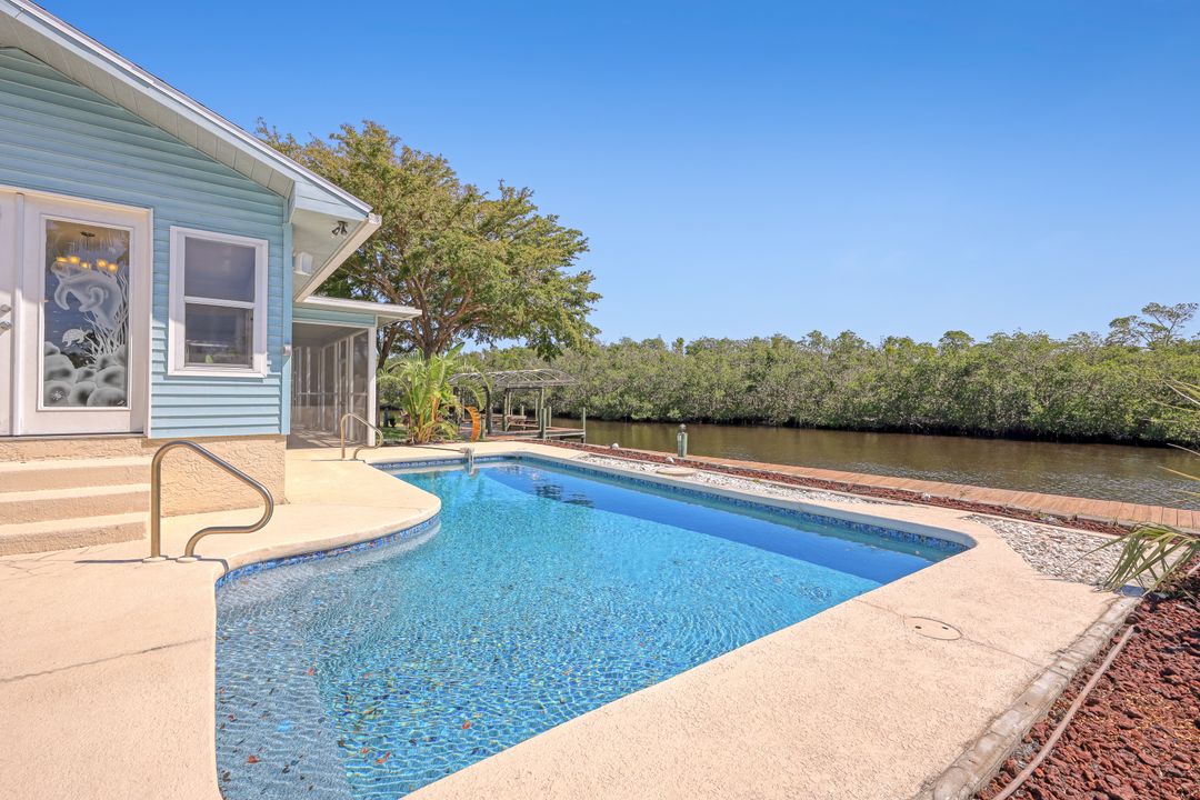 422 Seaworthy Rd, North Fort Myers, FL 33903