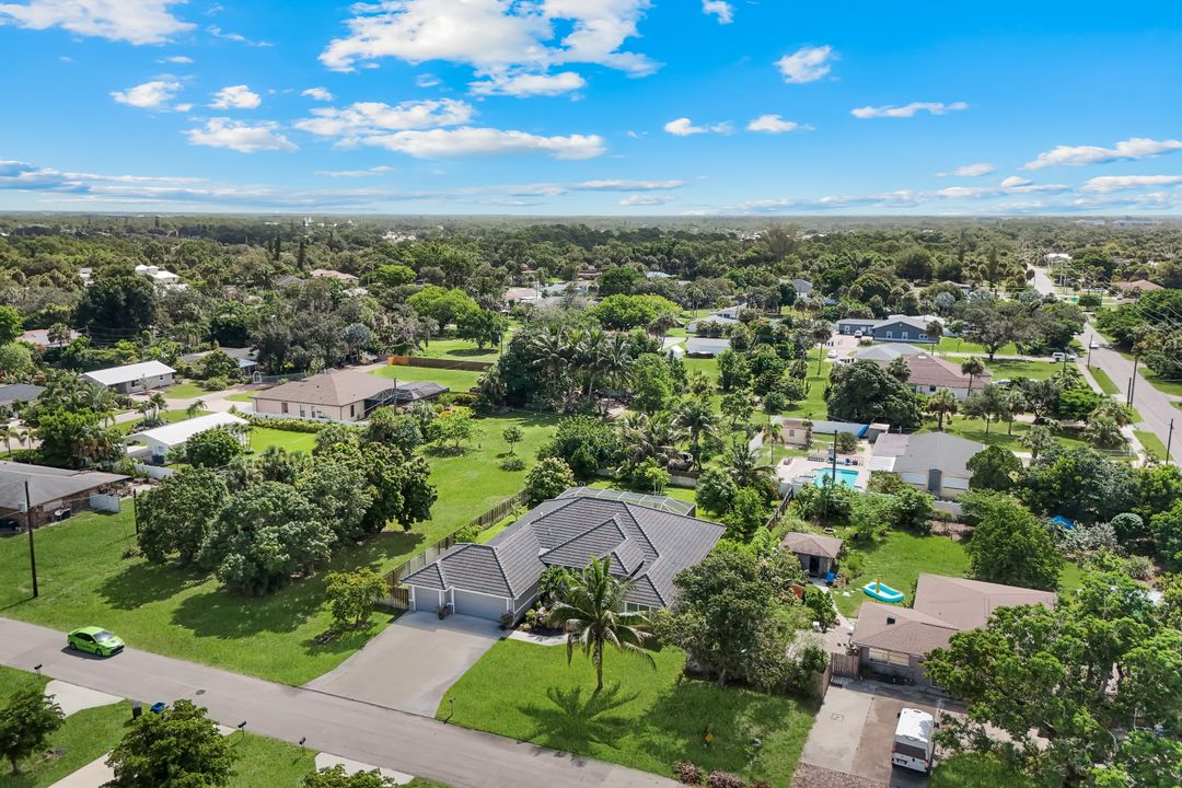 27741 Roslin Dr, Bonita Springs, FL 34135