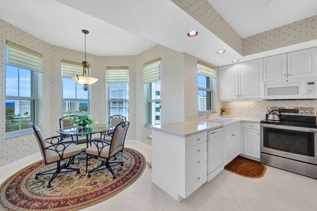 300 Dunes Blvd #1007, Naples, FL 34110