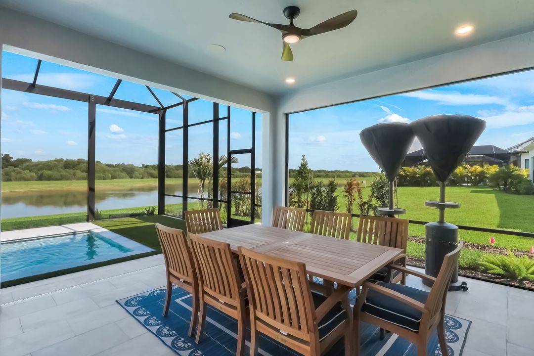 2428 Waterfront Cir, Sarasota, FL 34240