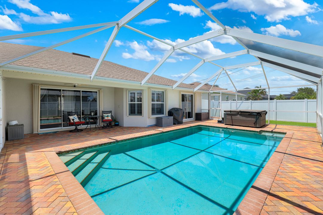 1815 NE 2nd Pl, Cape Coral, FL 33909