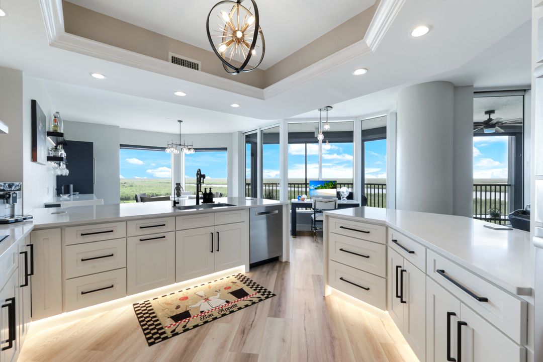 1060 Borghese Ln #902, Naples, FL 34114