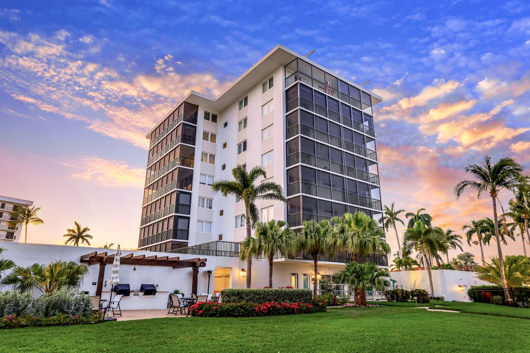 2170 Gulf Shore Blvd N #62W, Naples, FL 34102