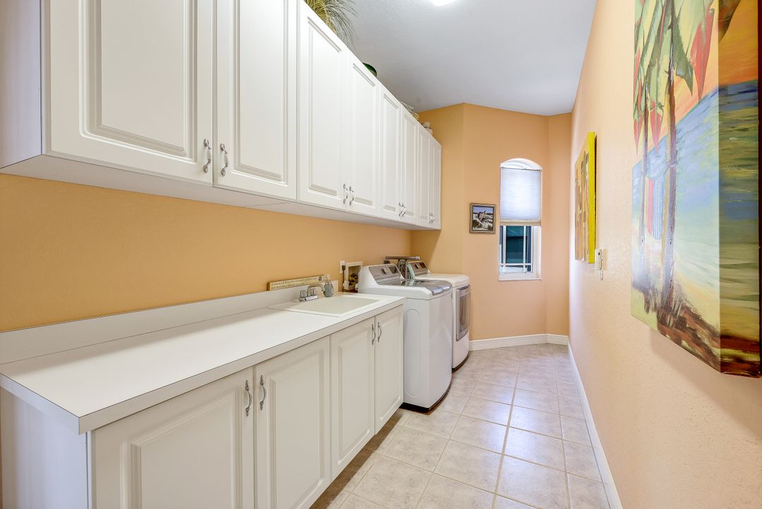 5231 SW 5th Pl, Cape Coral, FL 33914