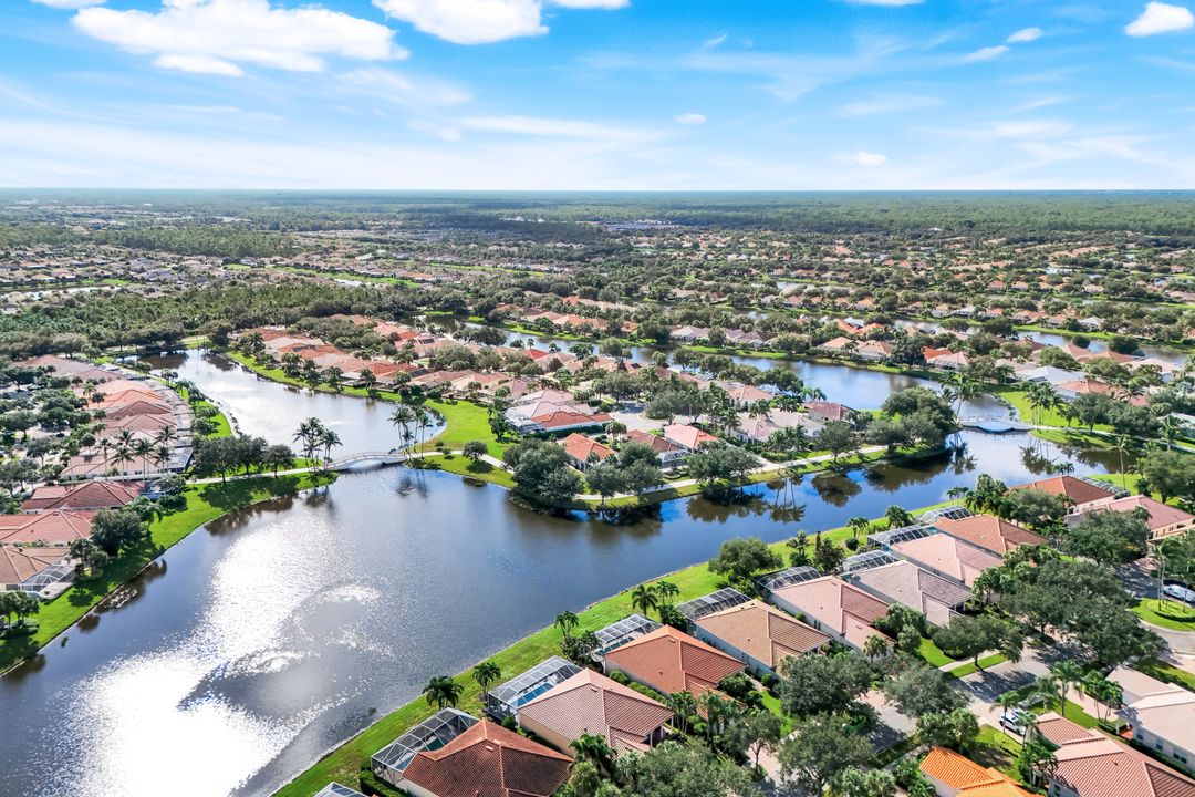 4338 Queen Elizabeth Way, Naples, FL 34119
