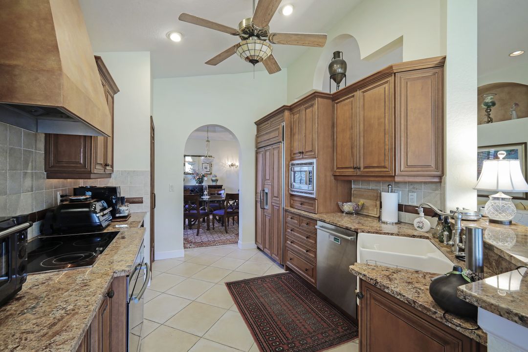 4051 Bayhead Dr #202, Bonita Springs, FL 34134