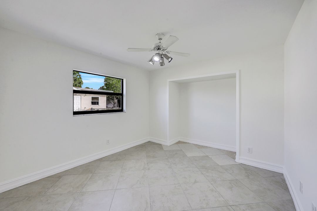 2270 42nd St SW, Naples, FL 34116