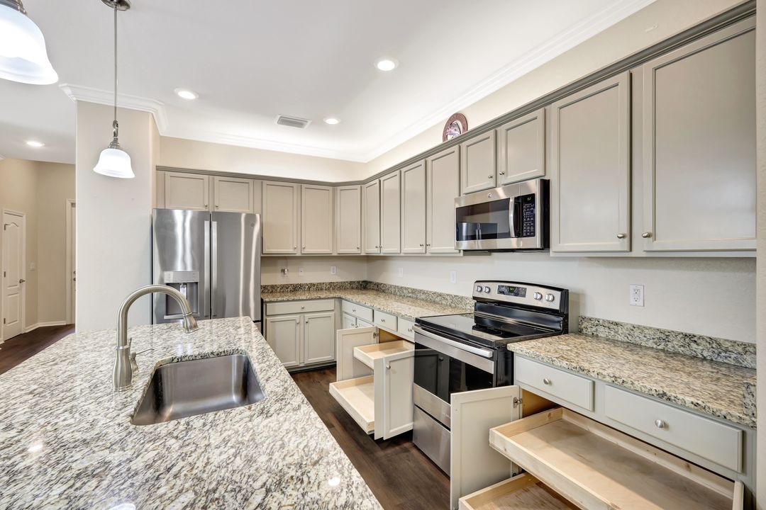 15732 Angelica Dr, Alva, FL 33920