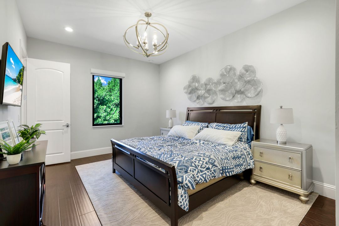 5861 Napa Woods Way, Naples, FL 34116
