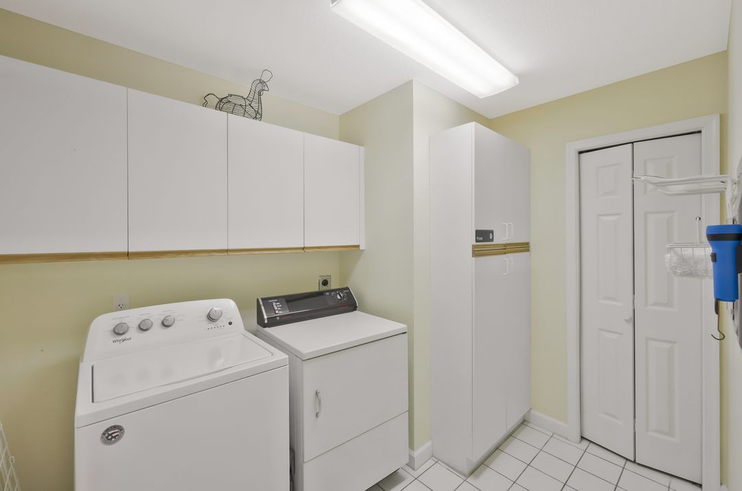 2305 Hidden Lake Dr #3704, Naples, FL 34112