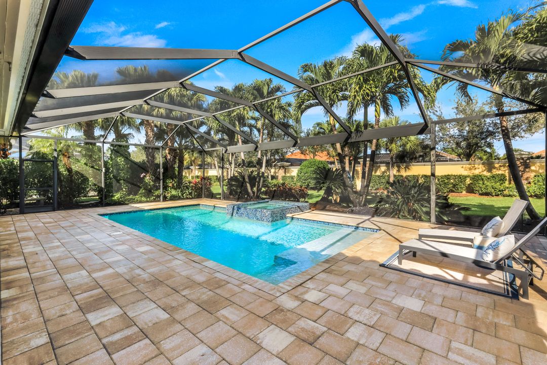 9314 Quarry Dr, Naples, FL 34120