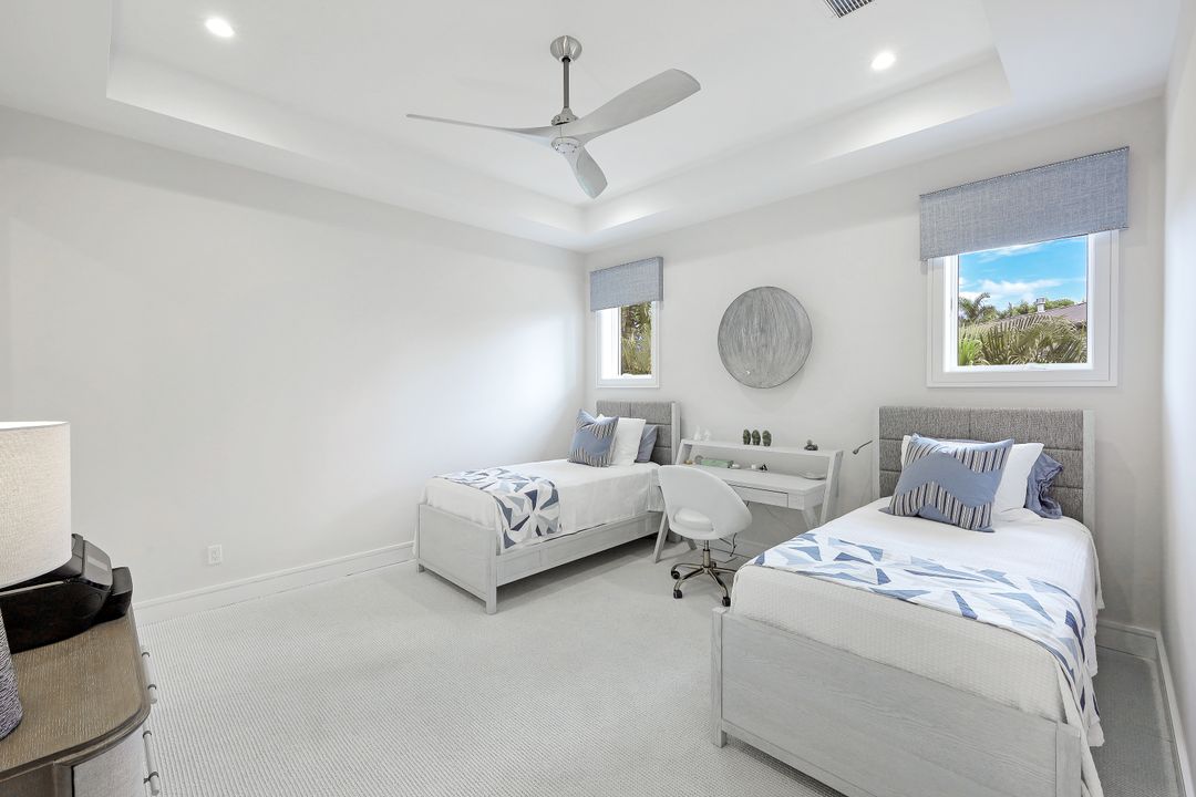 1501 Bluefin Ct, Naples, FL 34102