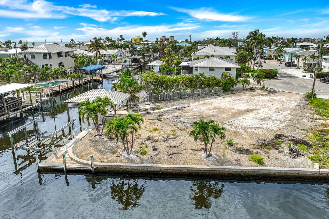 20 Avenida Carita, Fort Myers Beach, FL 33931