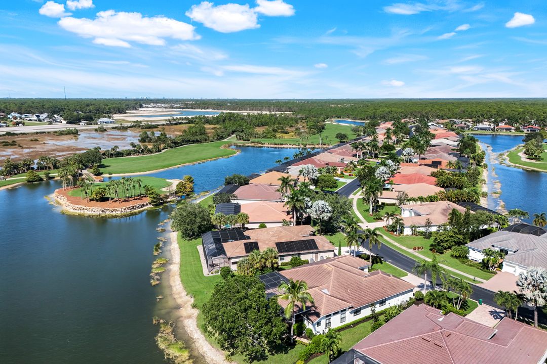 5092 Cerromar Dr, Naples, FL 34112