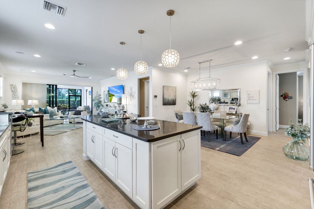 16345 Camden Lakes Cir, Naples, FL 34110