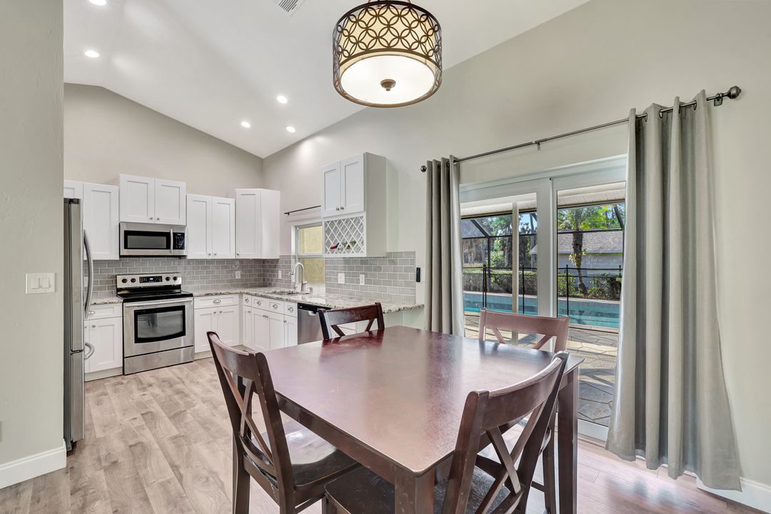 495 9th St SW, Naples, FL 34117