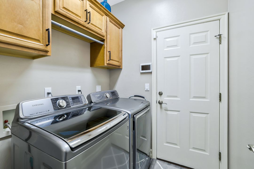 1619 Cayman Ct, Naples, FL 34119