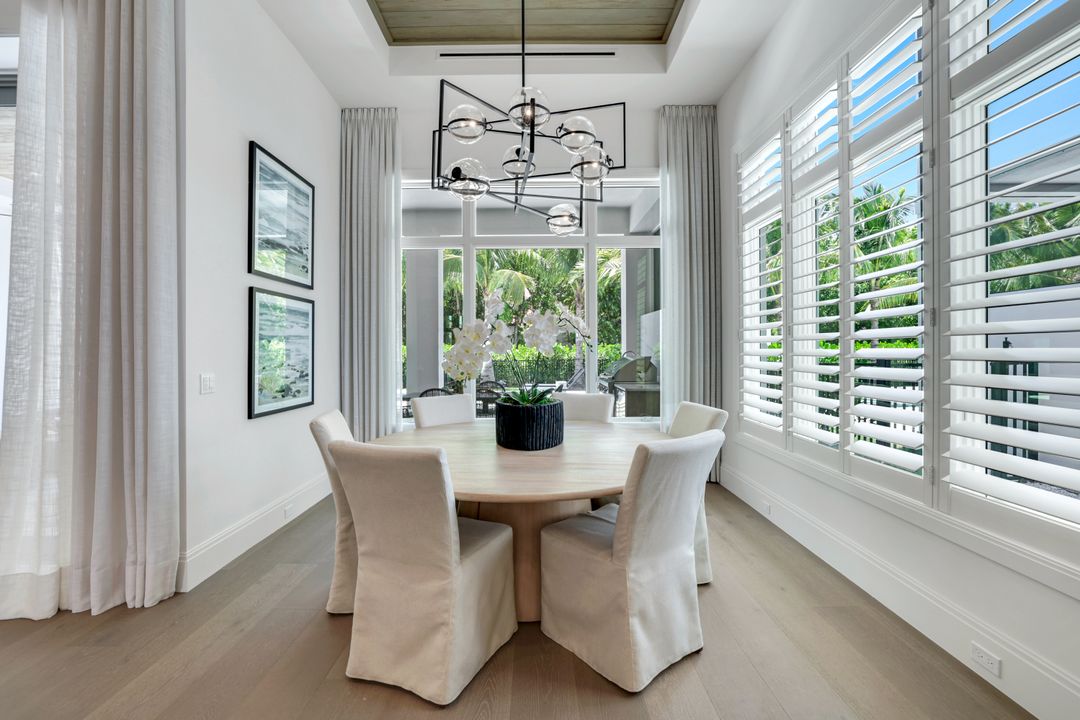 6630 Palisades Ave, Naples, FL 34109
