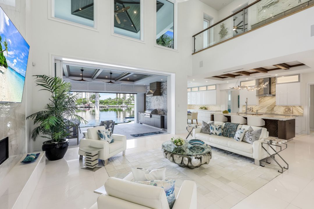 309 Neapolitan Way, Naples, FL 34103