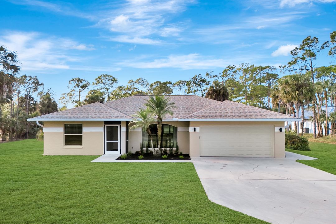 495 9th St SW, Naples, FL 34117