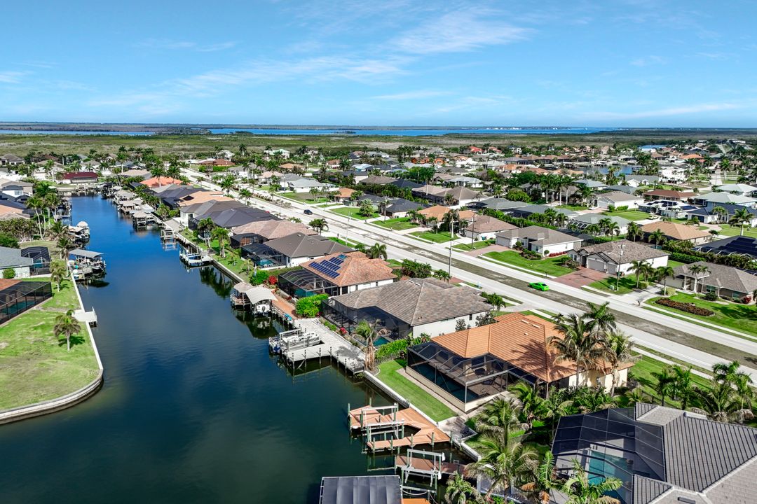 2724 Gleason Pkwy, Cape Coral, FL 33914