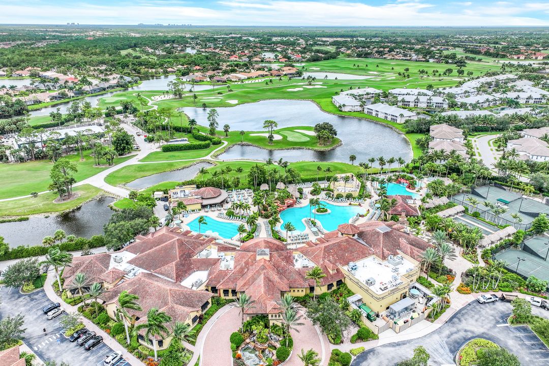 6053 Dogleg Dr, Naples, FL 34113