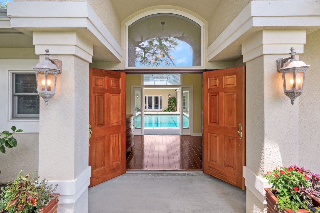 675 Murex Dr, Naples, FL 34102