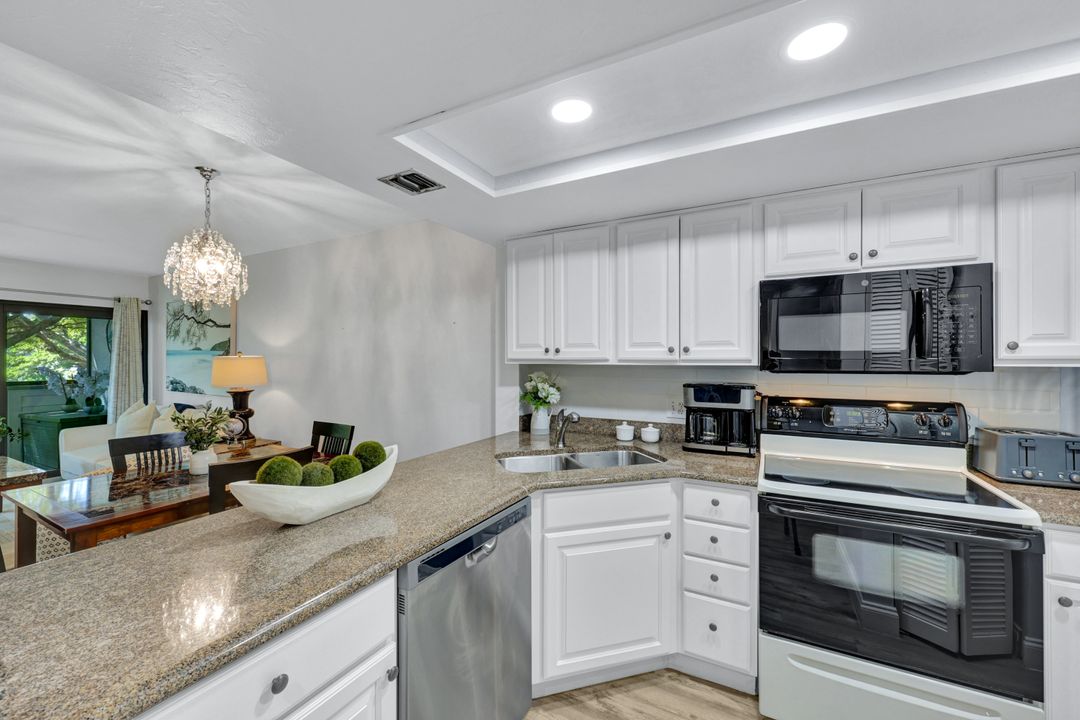 600 Neapolitan Way #257, Naples, FL 34103