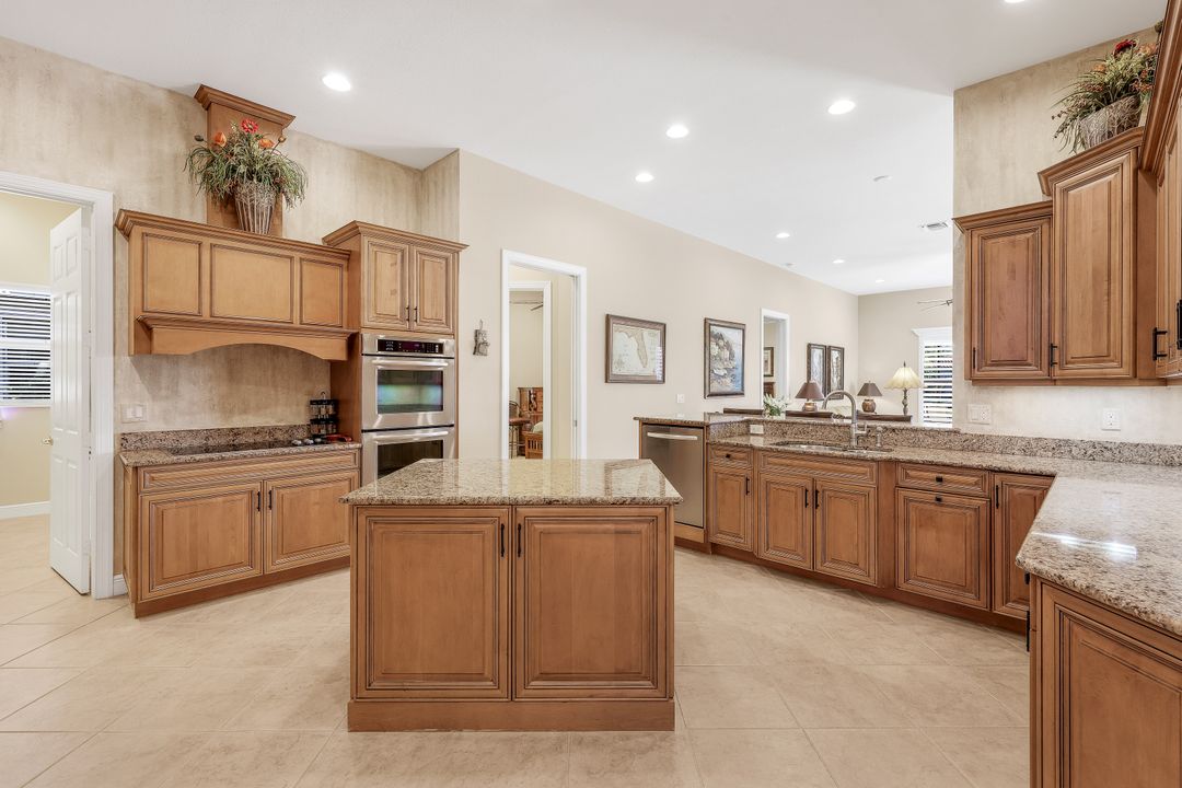 10168 Avonleigh Dr, Bonita Springs, FL 34135