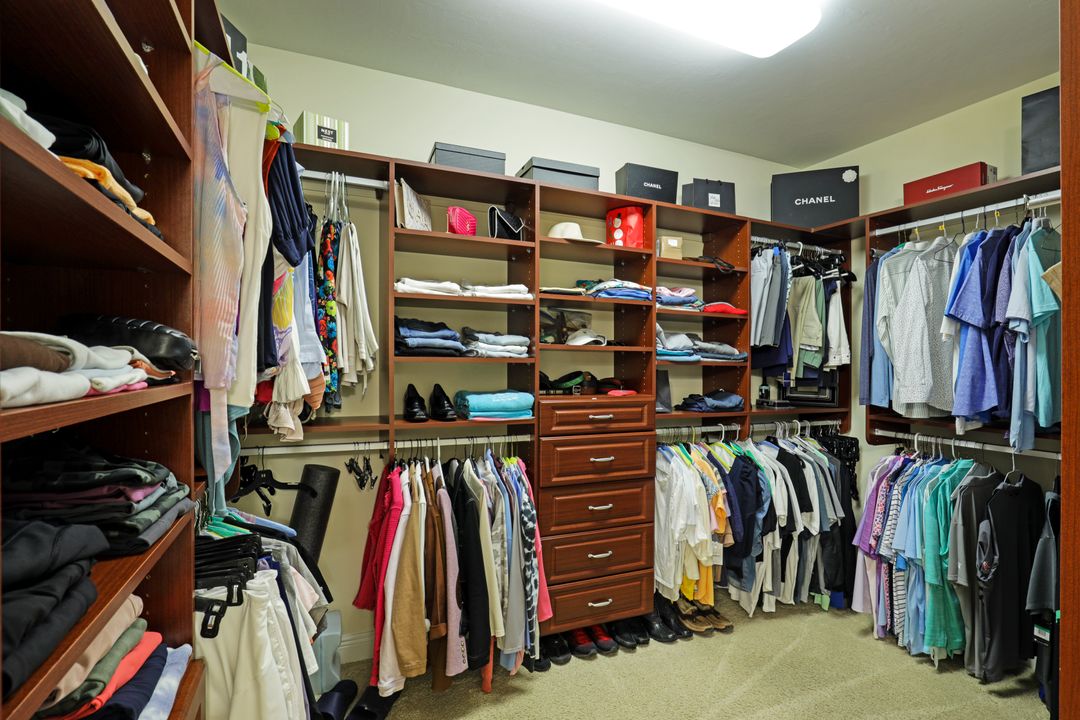 2555 Marquesa Royale Ln #1-101, Naples, FL 34109