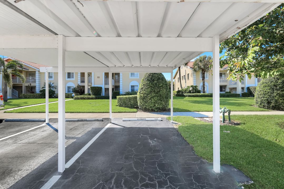 7767 Jewel Ln #203, Naples, FL 34109