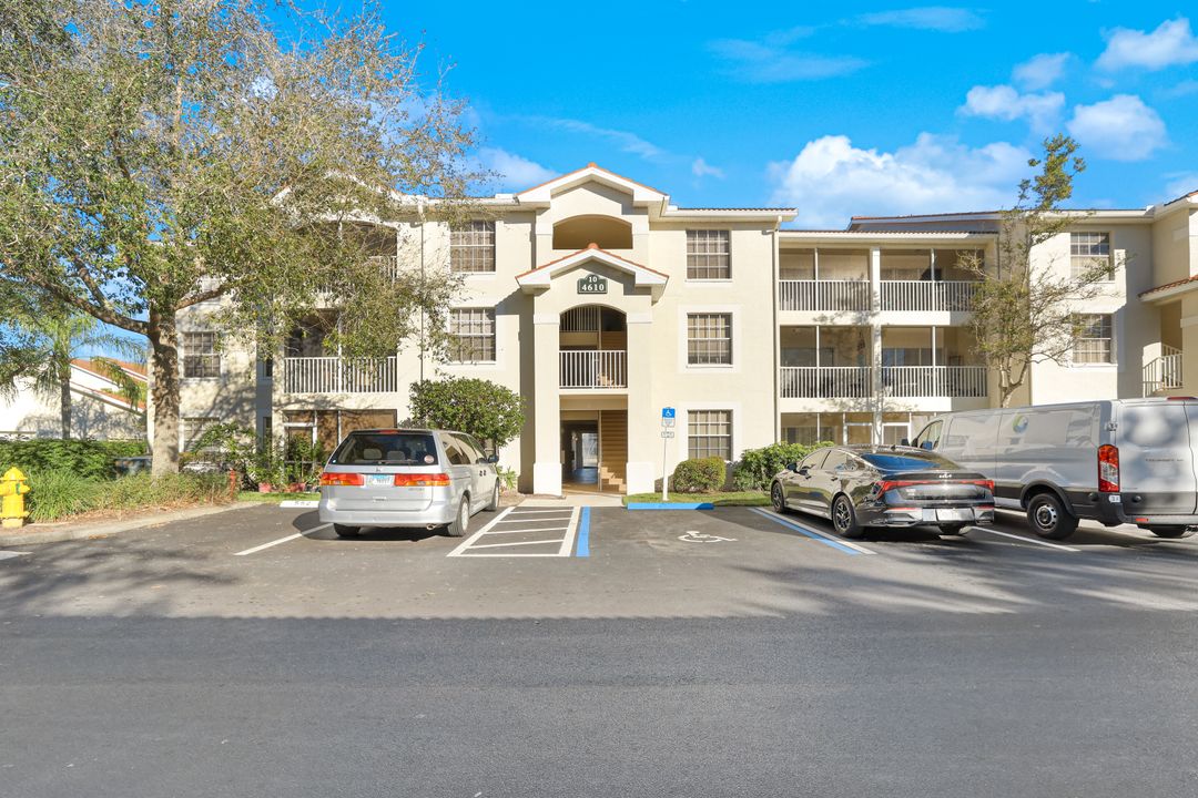 4610 St Croix Ln #1027, Naples, FL 34109