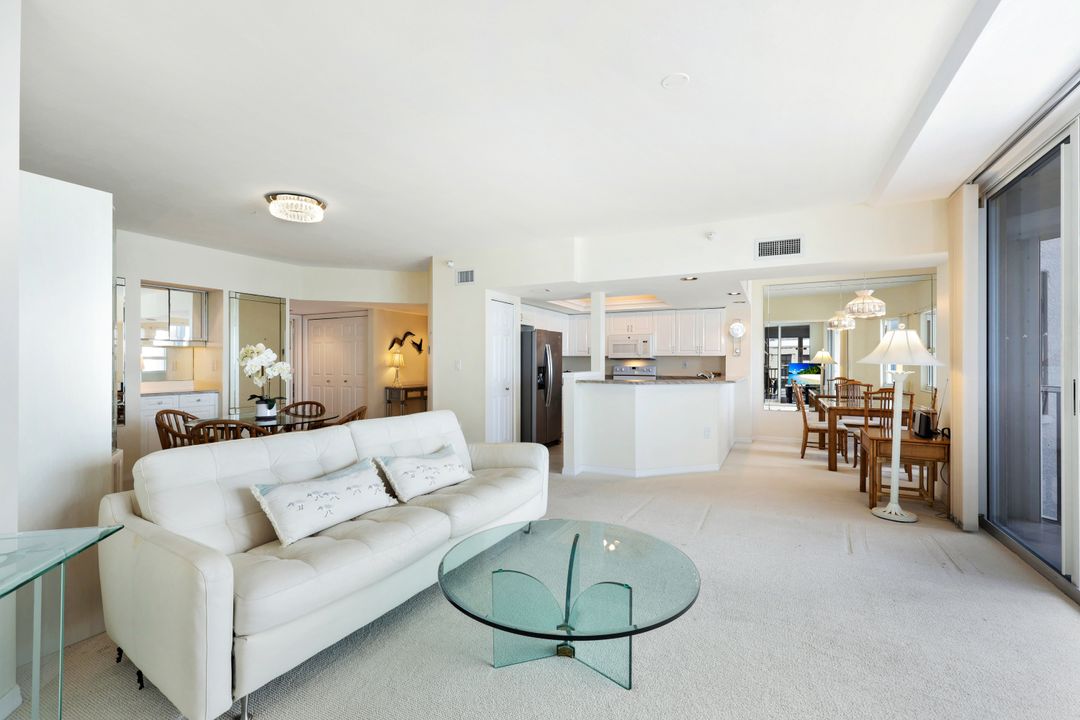 9577 Gulf Shore Dr #704, Naples, FL 34108